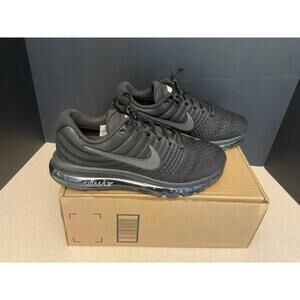 New! Mens Nike Air Max 2017 Triple Max Athletic Running Shoes. Size 8.5. Nice!!!